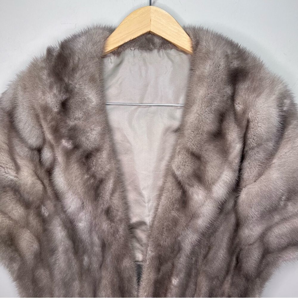 𝅺VINTAGE Brown Mink Stole - Picture 4 of 10